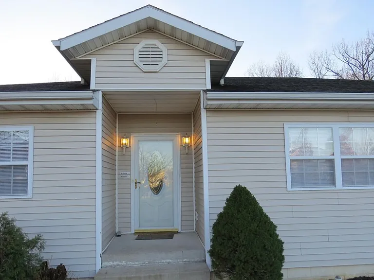 3536 W Meadows Dr — Photo 2