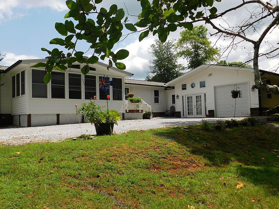 1st image of 13 Crocus Dr