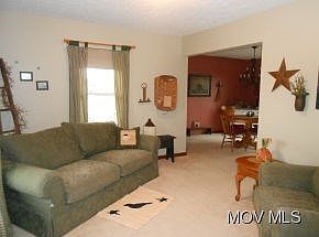 2nd image of 1490 Blennerhassett Hts