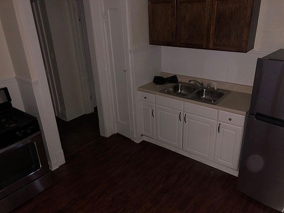 2nd image of 1092 Elmwood Ave APT 1