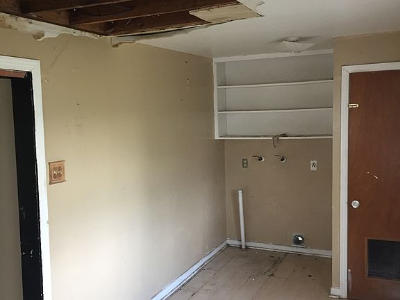 5th image of 155 E Lambert St