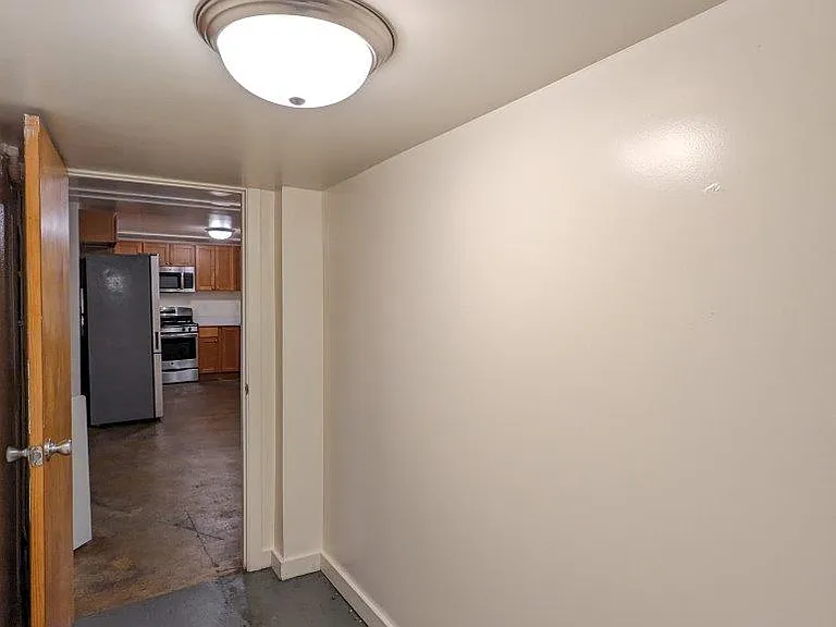 Hillegass Court Apartments — Photo 19