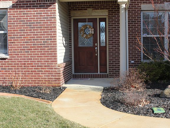 2nd image of 2107 Foxmoor Ln