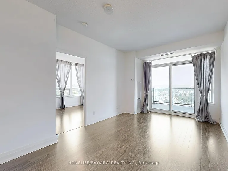 7167 Yonge St #1212 — Photo 16