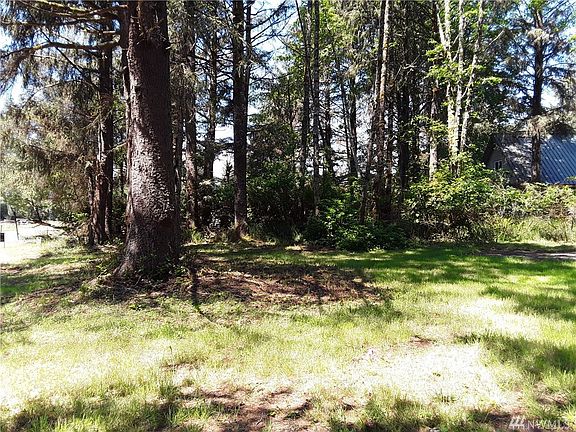 3rd image of 612 Willapa Ct SE