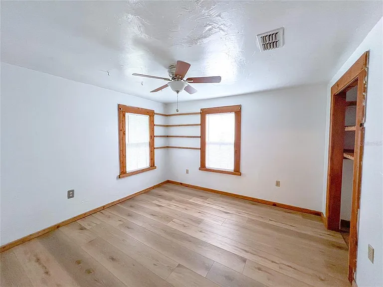 25825 W Newberry Rd — Photo 13