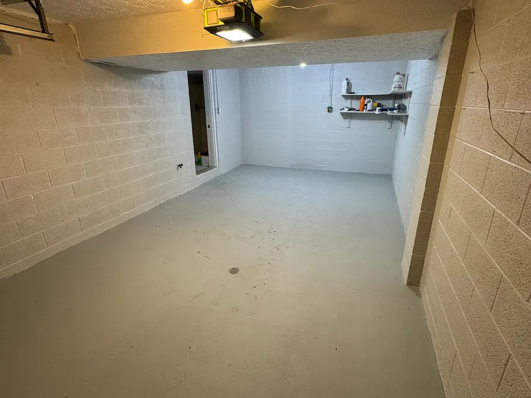 3227 Pickle Rd — Photo 16