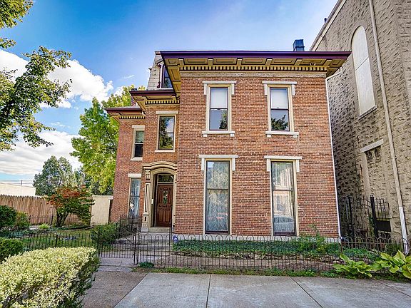 3rd image of 110 Van Buren St