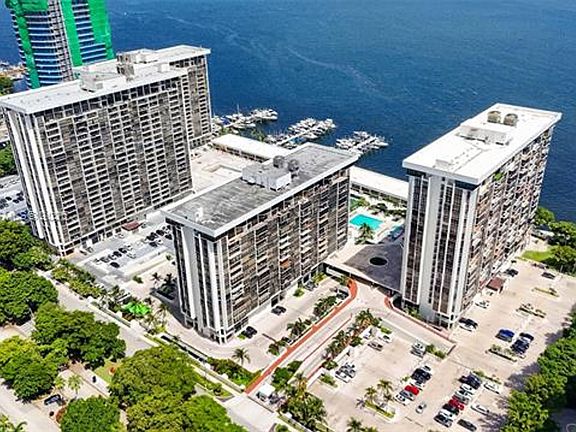 3rd image of 1915 Brickell Ave #Cu-c1607