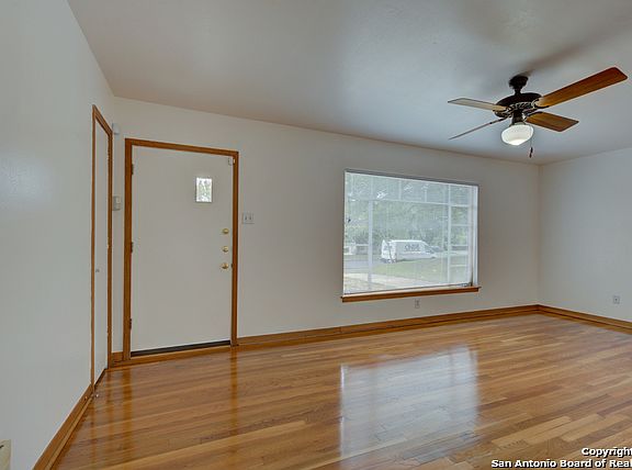 3rd image of 323 Karen Ln