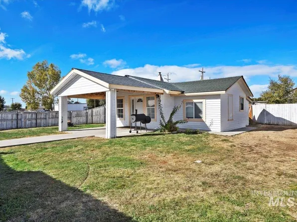 284 Elm St, Castleford, ID 83321