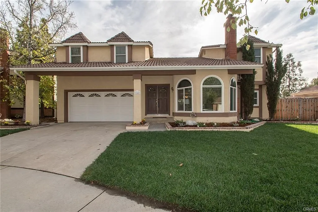 4 bed, 2.5 bath, 1684 sqft, $3,600 — Photo 2