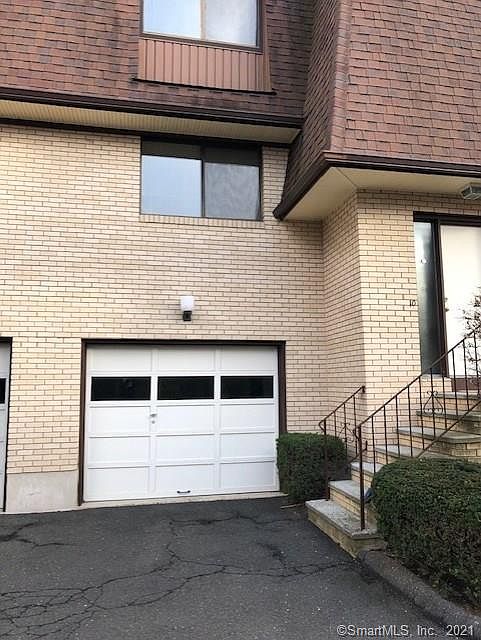 1st image of 32 Bouton St E