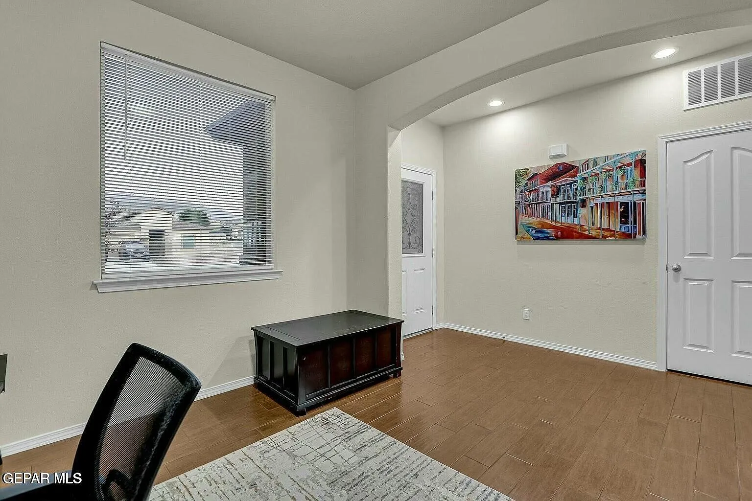4 bed, 3.0 bath, 2025 sqft, $2,350 — Photo 4