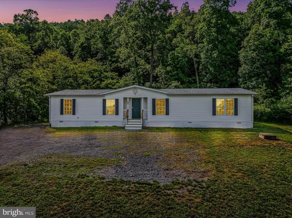 46 Dead End Ln, Martinsburg, WV 25403