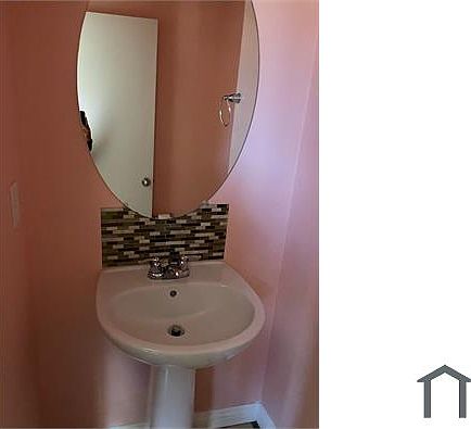 4th image of 8927 Great Rock Cir