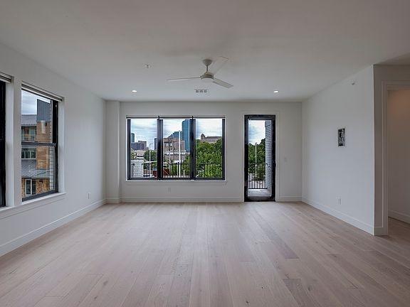 5th image of 309 W Daggett Ave #205
