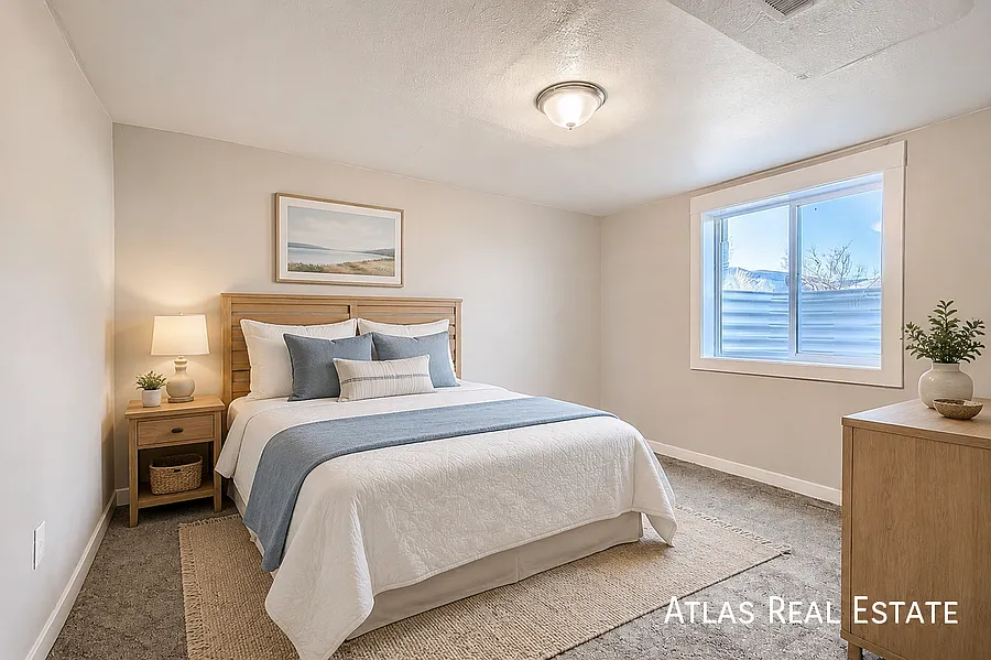 Available Soon! 4 Bed 2 Bath! *2 Weeks FREE Move in Special!* — Photo 2