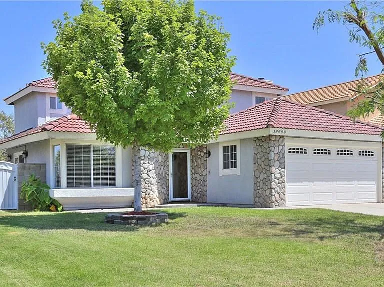 19990 Silvercrest Ln — Photo 1