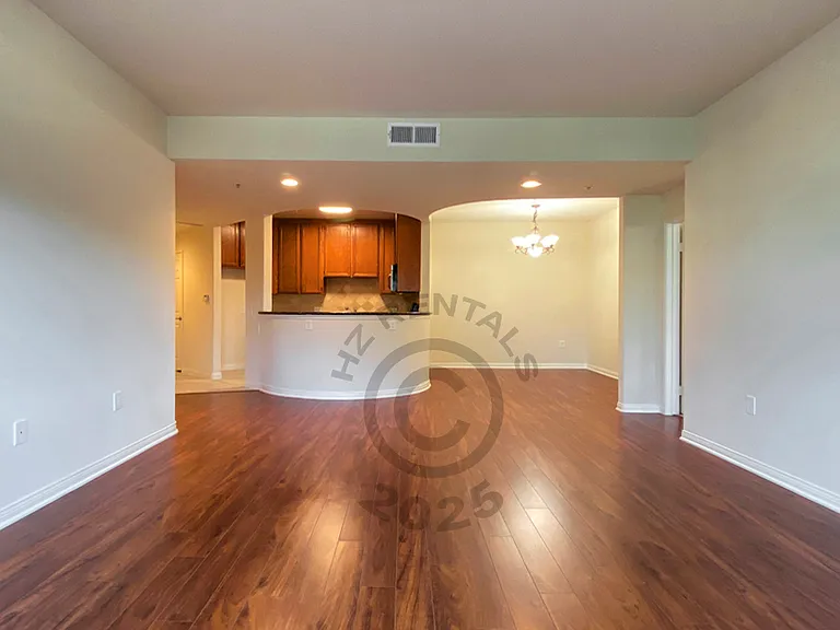 12140 Moorpark St #104 — Photo 3