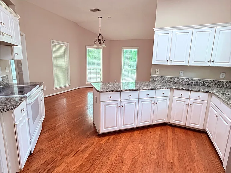 11 Twin Oaks Ln — Photo 7