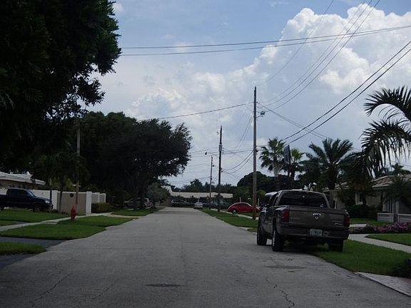 4th image of 8956 NW 50th Ct