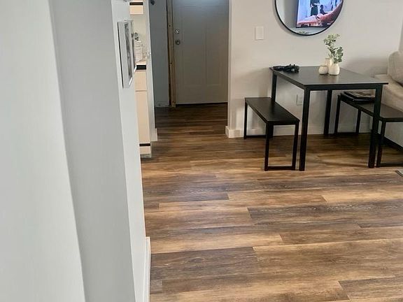 5th image of 3741 Laurel Ave Floor 1