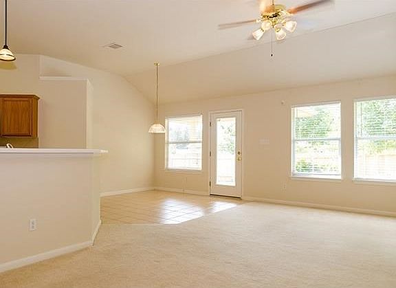 4th image of 1403 Boysenberry Ln