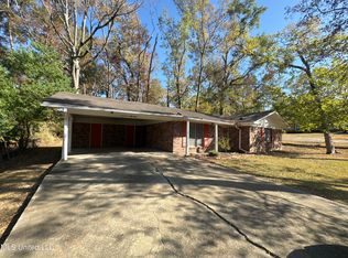 1758 Waycona Dr, Jackson, MS 39204