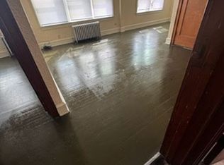2527 S 13th St APT 8, Milwaukee, WI 53215