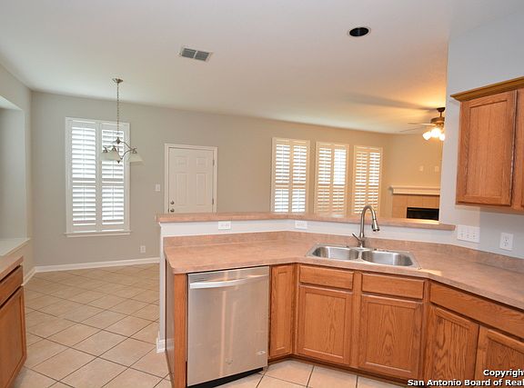 4th image of 510 Sedberry Ct