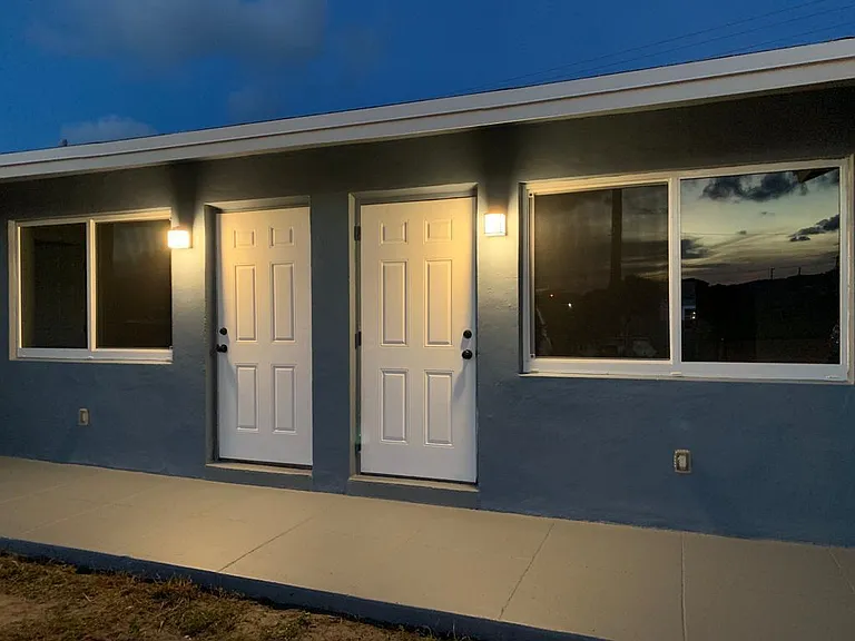 2846 N North Dixie Hwy — Photo 1