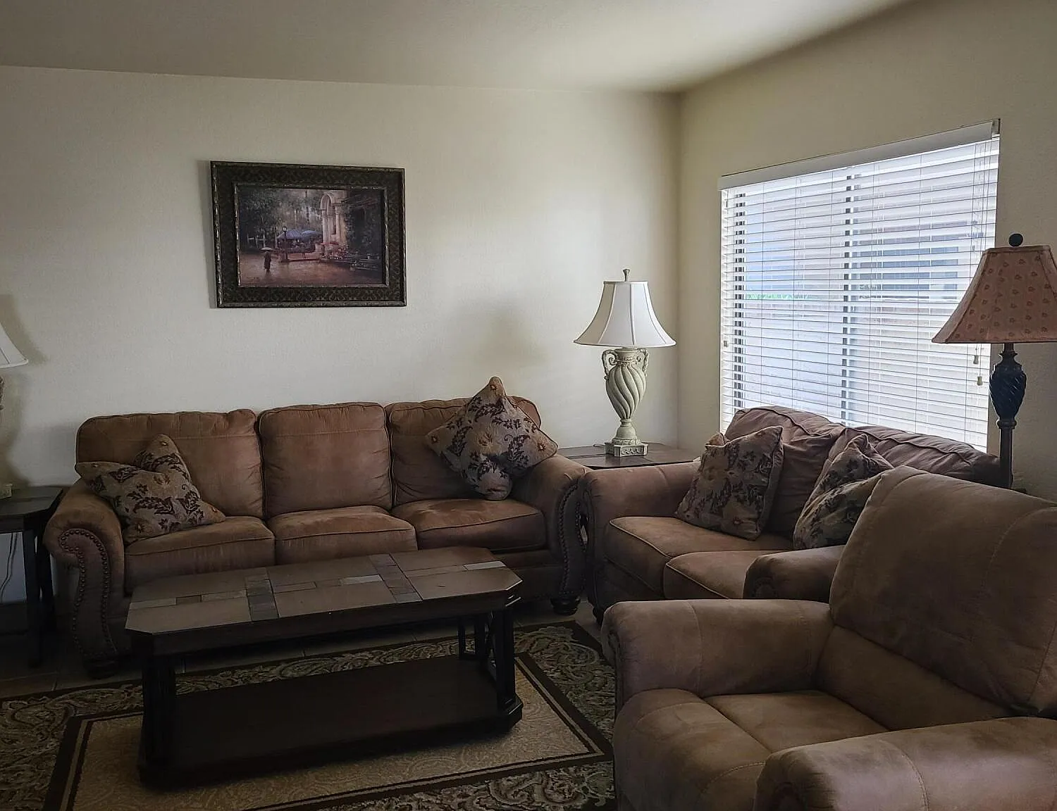 3 bed, 2.0 bath, 1307 sqft, $2,200 — Photo 4