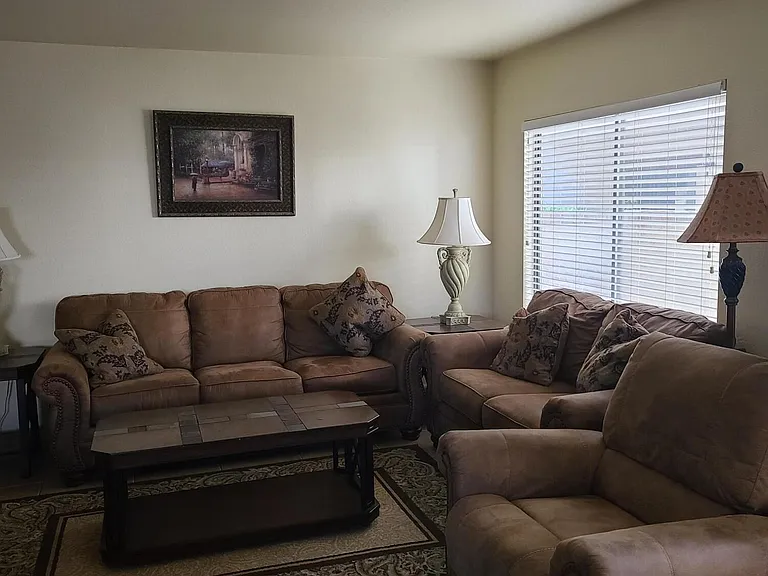 1023 Barcelona Loop — Photo 4