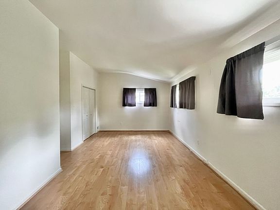 5th image of 7011 Tyndale St