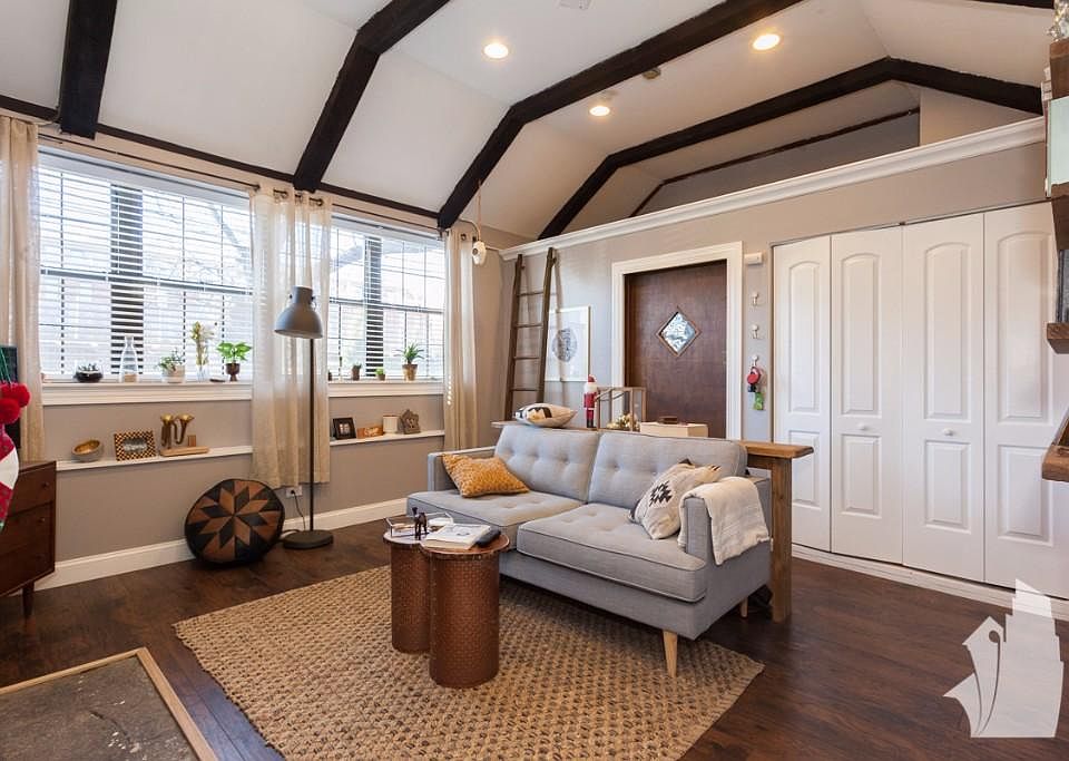 1st image of 5011 N Ravenswood Ave #1A