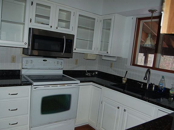 3rd image of 706 County Road 480