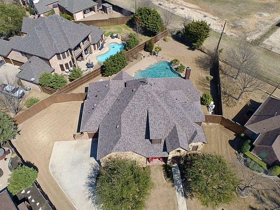2nd image of 1614 Hidden Bluff Ct