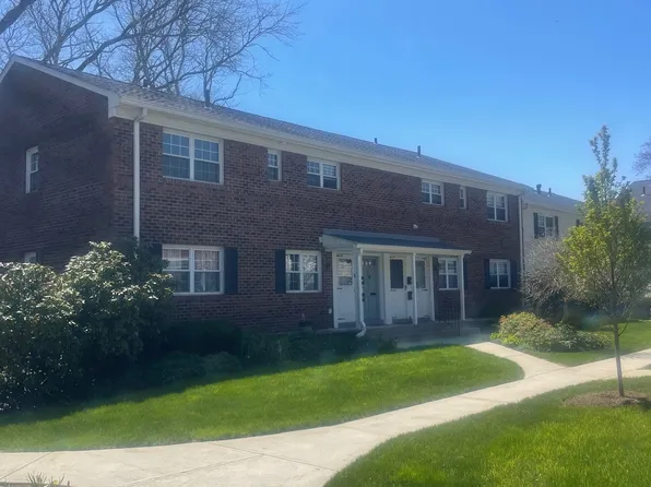 245 Unquowa Road #44, Fairfield, CT 06824