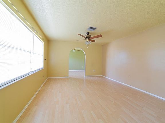 4th image of 1257 Gladstone Dr