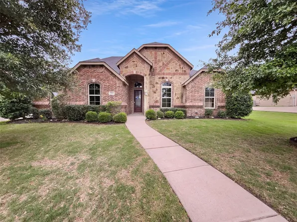 211 White Rock Ct, Red Oak, TX 75154