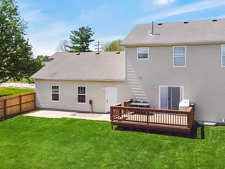 812 Victoria Ln — Photo 46