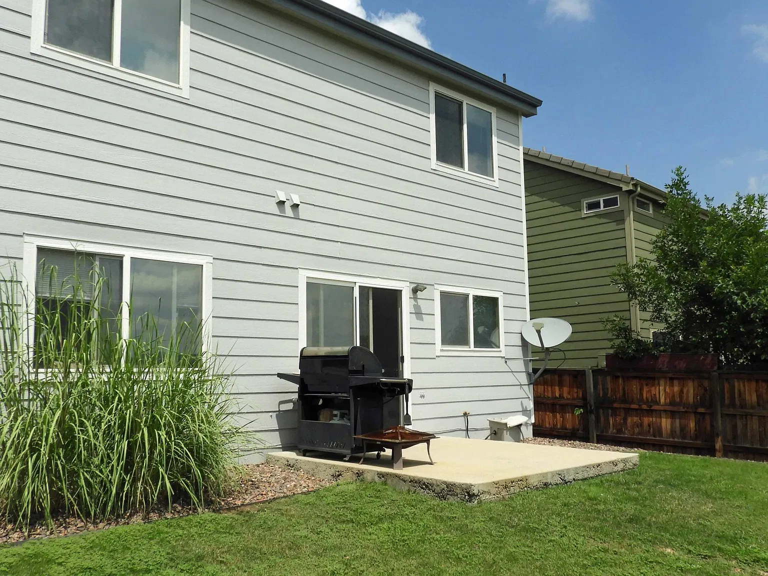 3 bed, 2.5 bath, 1615 sqft, $2,730 — Photo 3