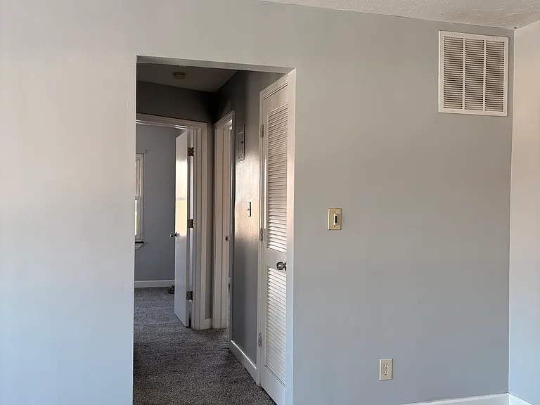 903 S Green Rd #101 — Photo 6