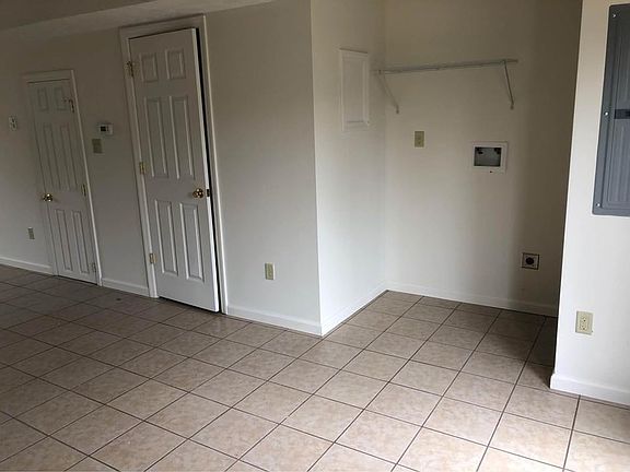 5th image of 301 Tavern Ter #301