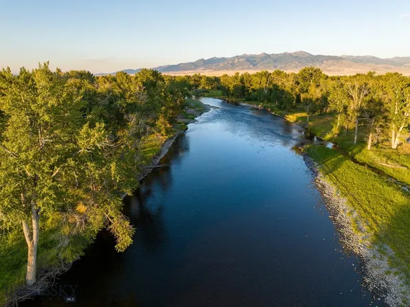 323 Melrose Rd, Twin Bridges, MT 59754