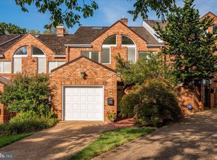 2453 N Wakefield Ct, Arlington, VA 22207
