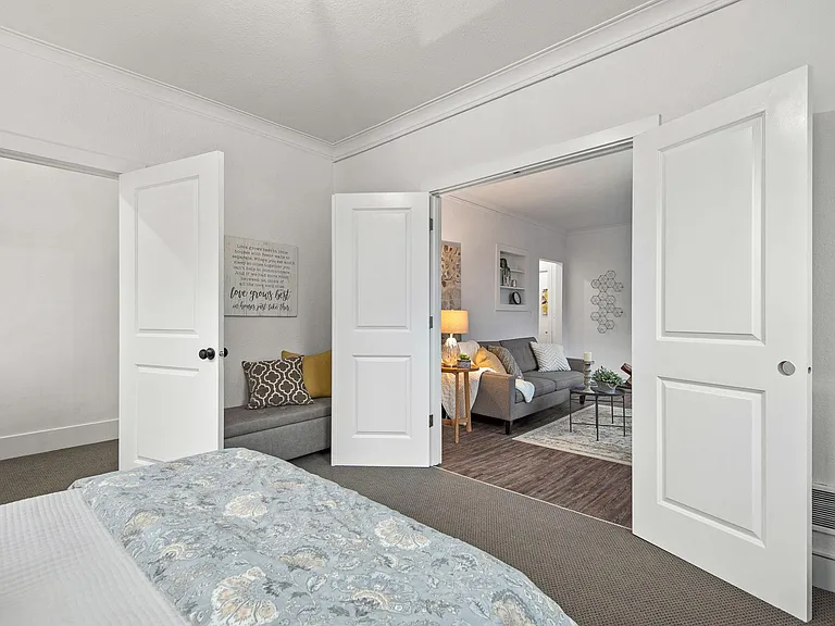 Madrona Apartments — Photo 11