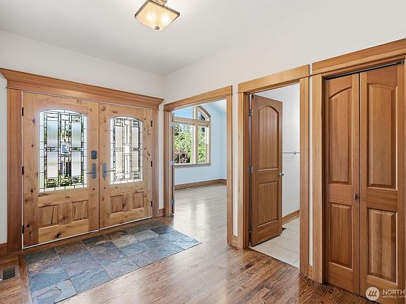 4th image of 9419 185th Drive SE