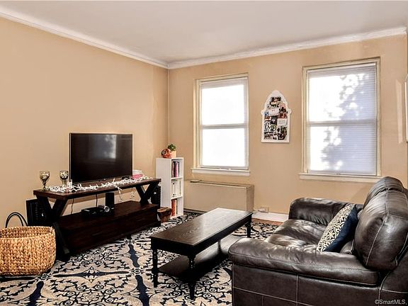 2nd image of 112 Woodside Grn APT 2B